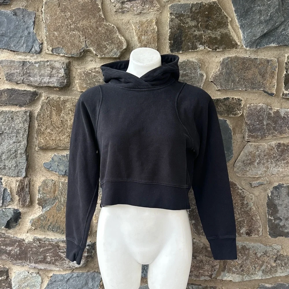 Lululemon Athletica Loungeful Cropped Pullover Hoodie in Washed Black Size 6